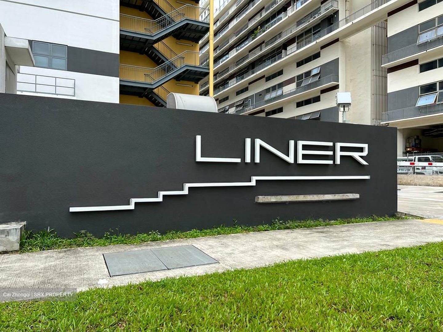 LINER (D22), Factory #496786311